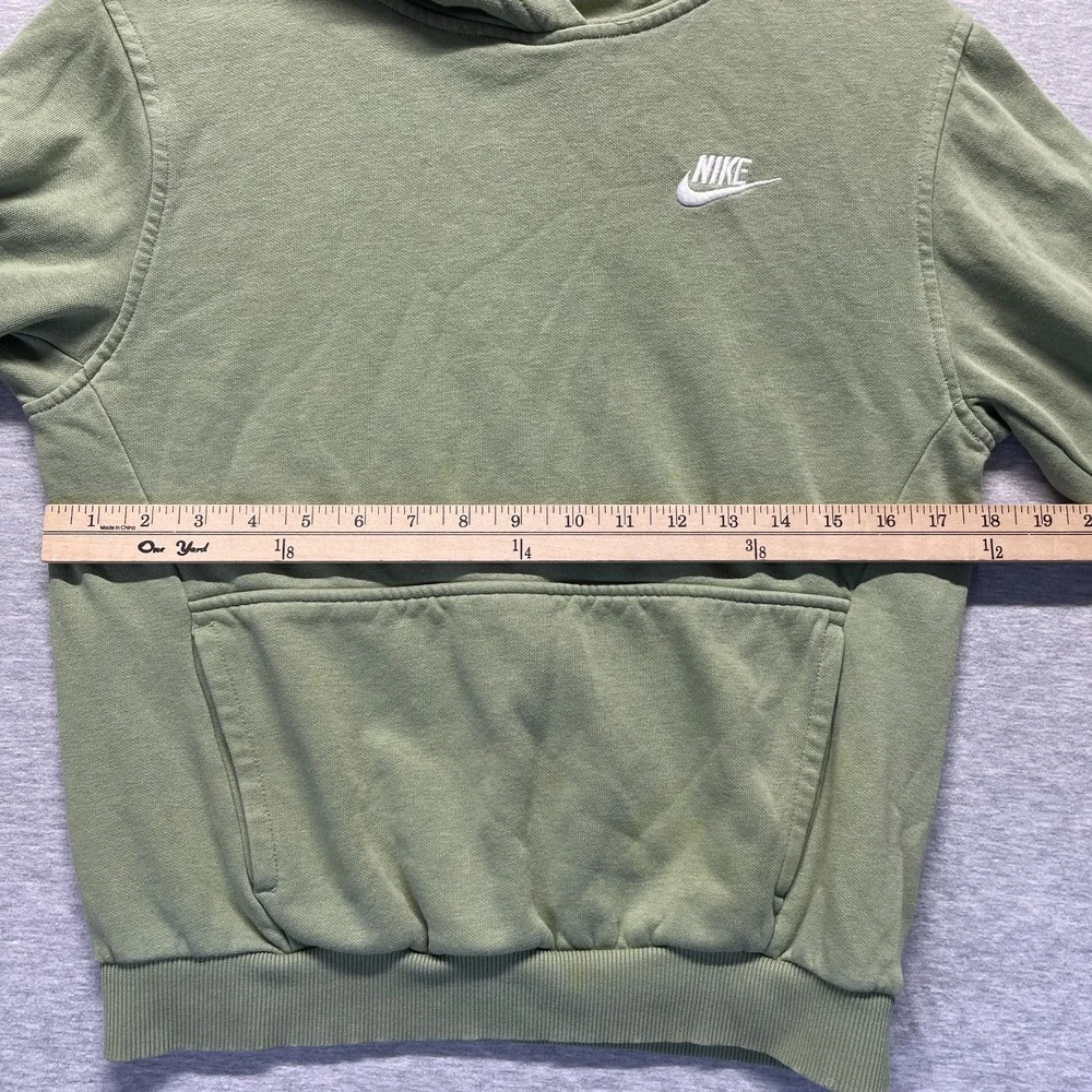 Nike sportswear club